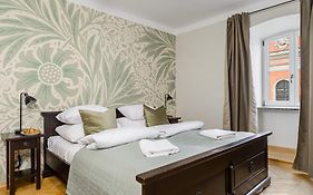 Old Town Serviced P&O Apartments